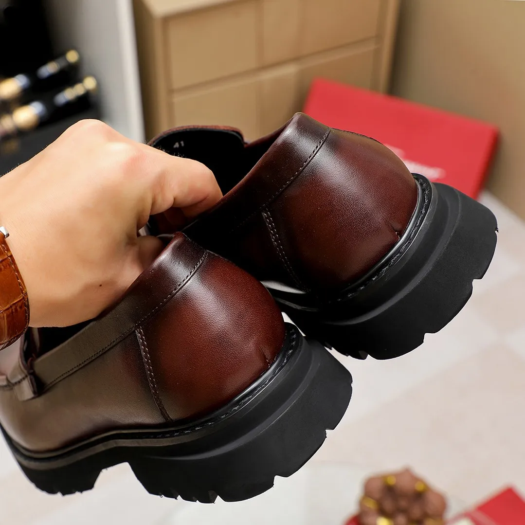 Men's shoes 💰460 🔥Ferragamo's new men's casual slip-on shoes🇨🇳Official website original 1:1 mold, original quality💯Fine workmanship, high-end luxury☘The upper is made of imported Italian first-layer cowhide🌴🐂Leather lining🍓Rubber wear-resistant and non-slip outsole, breathable and comfortable to wear🍍The first choice for high-grade men🍉3 colors available! Code number 38-45……